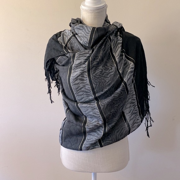 Vintage metallic gold thread black grey wrap shawl scarf with tassel striped - Picture 4 of 13
